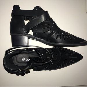 Cutout booties
